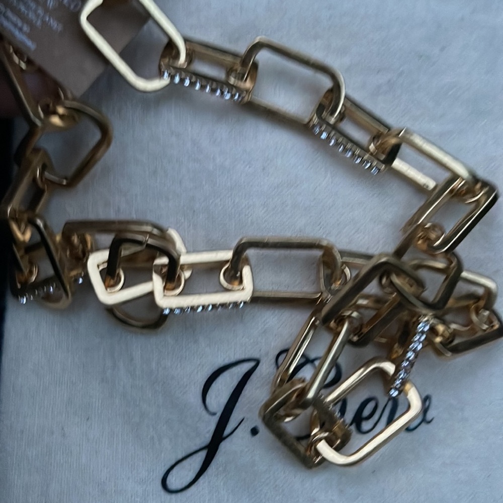 Linked Necklace - Picture 2 of 3